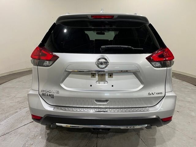 
 2017 Nissan Rogue SV full									