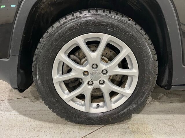 
 2016 Jeep Cherokee Latitude full									