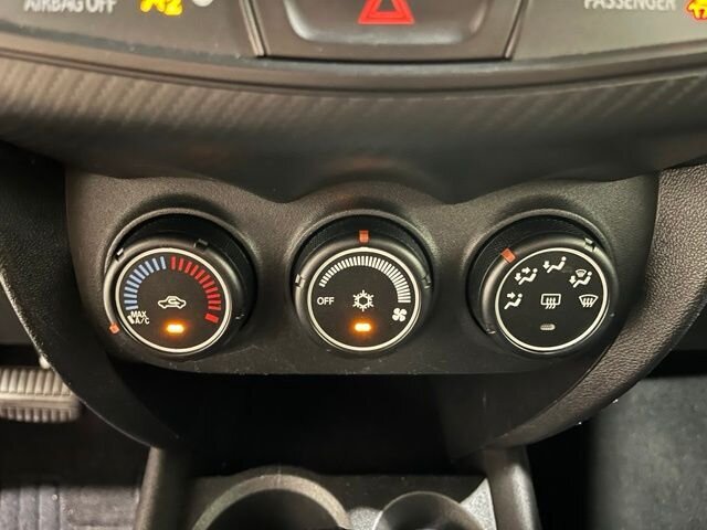 
 2015 Mitsubishi Outlander Sport ES full									