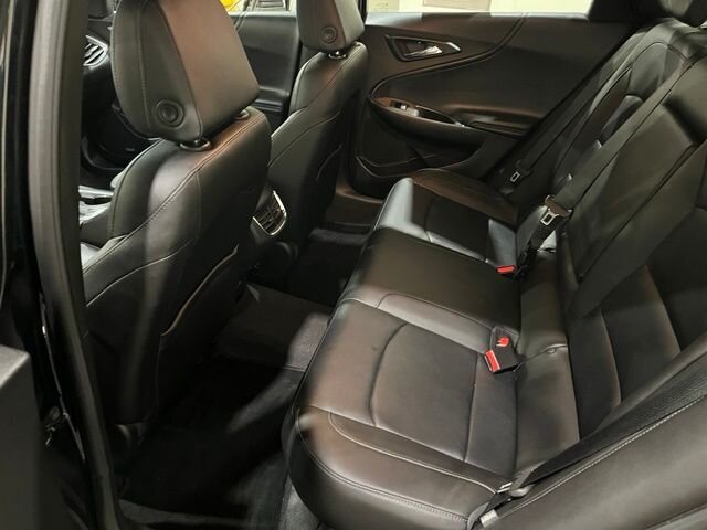 
 2017 Chevrolet Malibu Hybrid full									