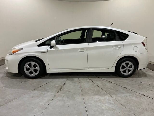 
 2013 Toyota Prius Two full									