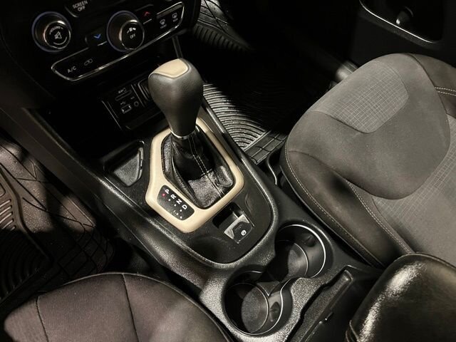 
 2016 Jeep Cherokee Latitude full									