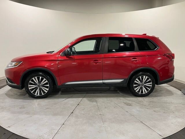 
 2019 Mitsubishi Outlander ES full									