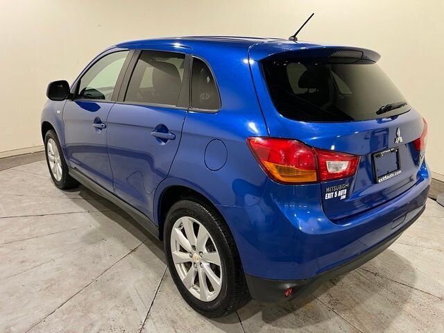
 2015 Mitsubishi Outlander Sport ES full									