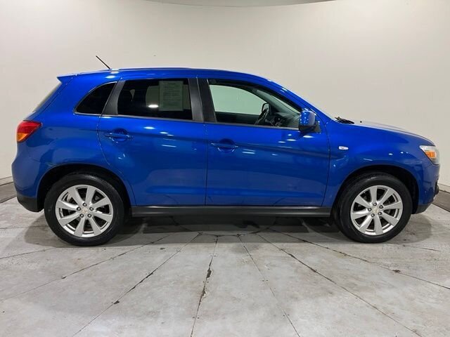 
 2015 Mitsubishi Outlander Sport ES full									