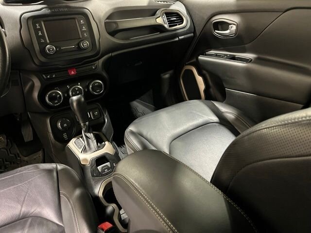 
 2016 Jeep Renegade Limited full									