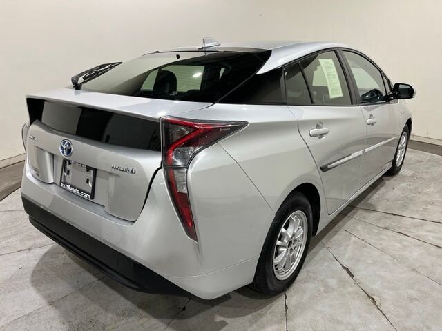 
 2016 Toyota Prius Four full									