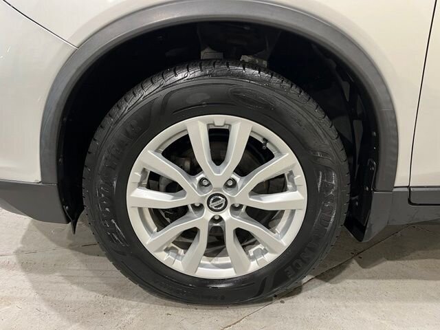 
 2017 Nissan Rogue SV full									