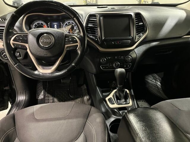 
 2016 Jeep Cherokee Latitude full									
