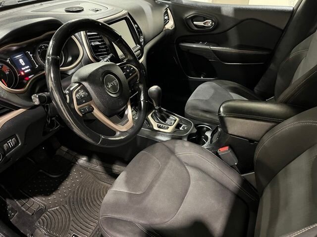 
 2016 Jeep Cherokee Latitude full									