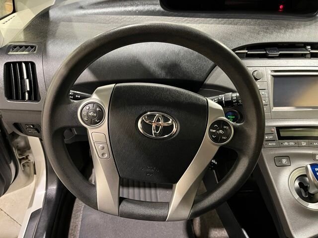
 2013 Toyota Prius Two full									