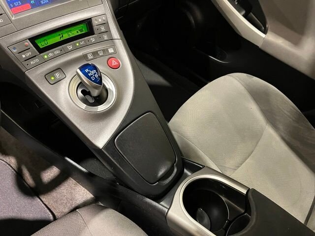 
 2013 Toyota Prius Two full									