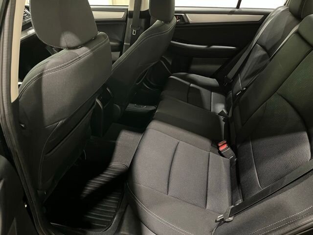 
 2016 Subaru Legacy 2.5i Premium full									