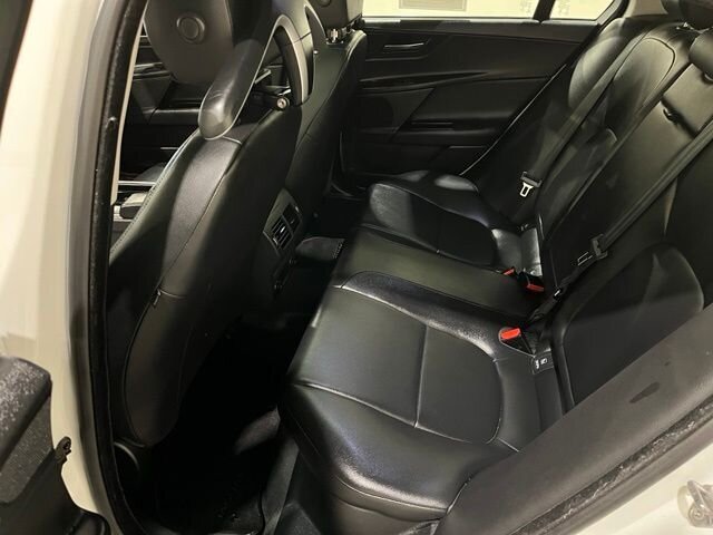 
 2019 Jaguar XE 25t Premium full									