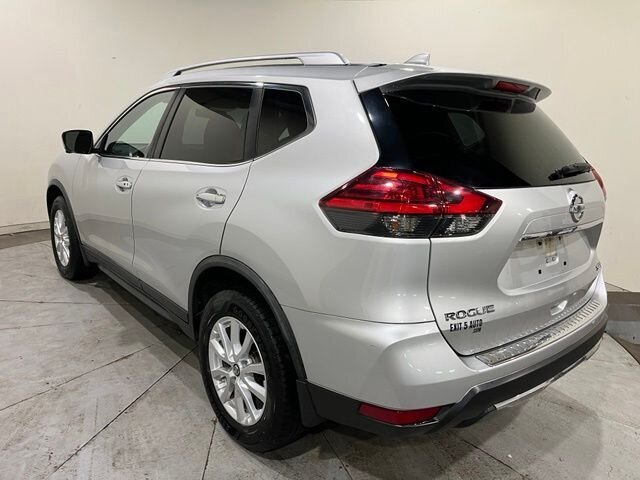 
 2017 Nissan Rogue SV full									