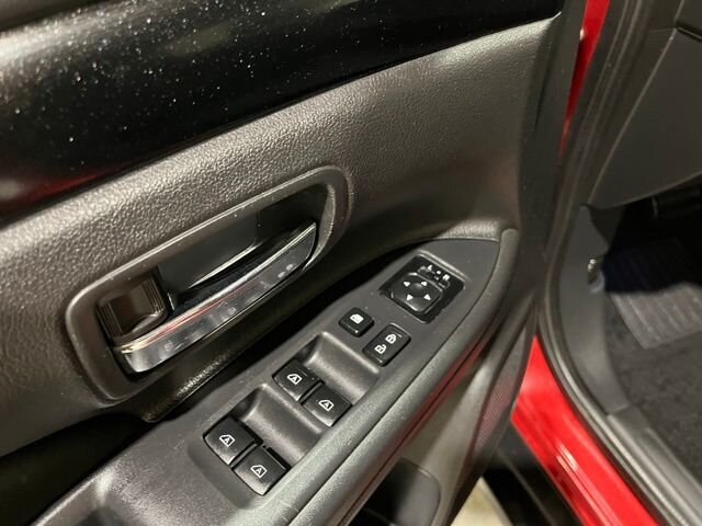 
 2019 Mitsubishi Outlander ES full									