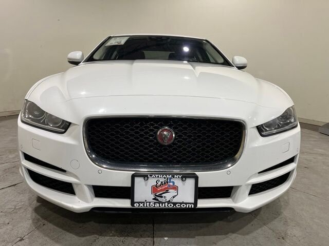 
 2019 Jaguar XE 25t Premium full									