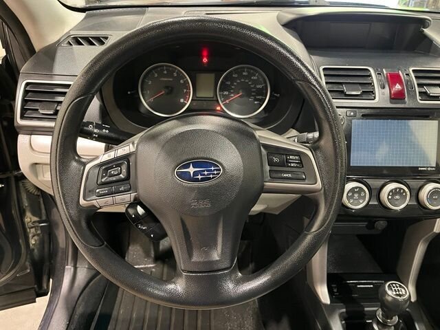 
 2016 Subaru Forester 2.5i Premium full									