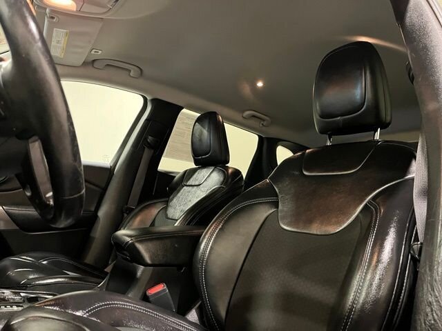 
 2019 Jeep Cherokee Latitude Plus full									