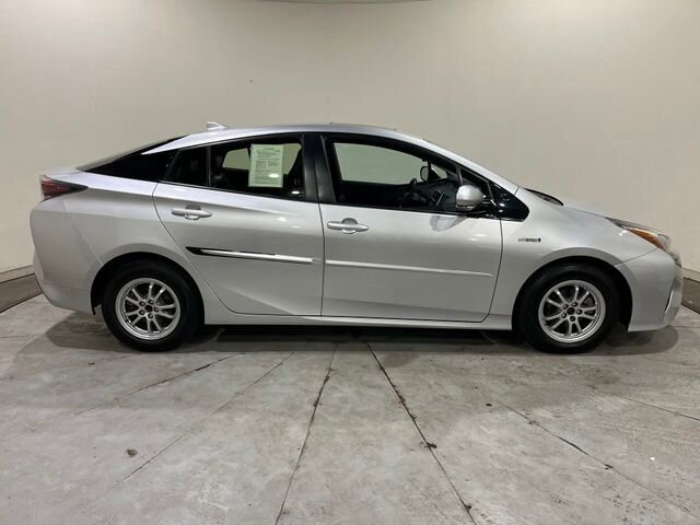
 2016 Toyota Prius Four full									