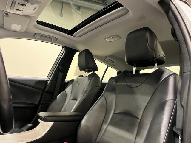 
 2016 Toyota Prius Four full									
