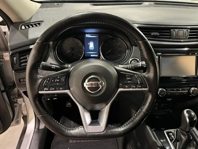 
 2017 Nissan Rogue SV full									