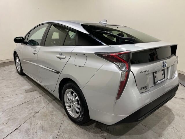
 2016 Toyota Prius Four full									
