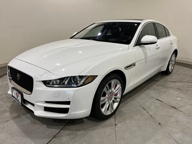 
 2019 Jaguar XE 25t Premium full									