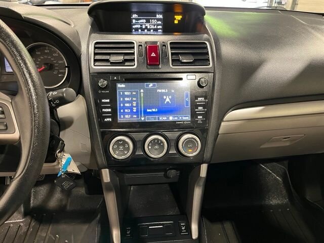 
 2016 Subaru Forester 2.5i Premium full									