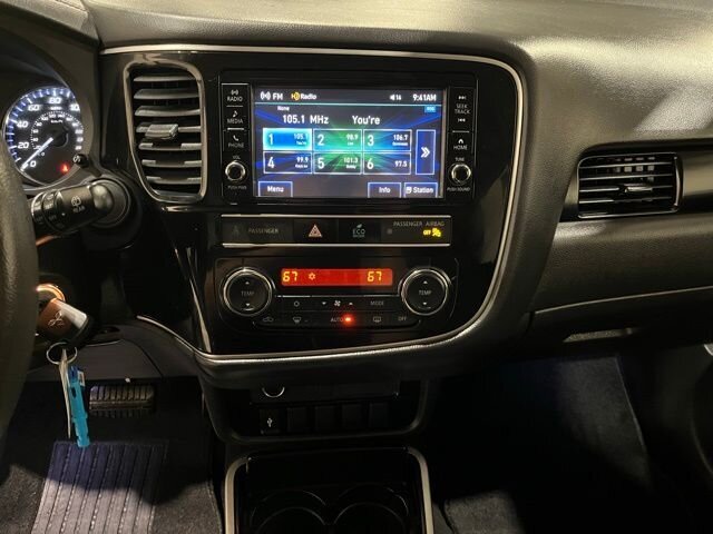 
 2019 Mitsubishi Outlander ES full									