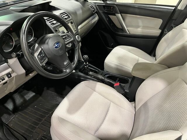 
 2016 Subaru Forester 2.5i Premium full									
