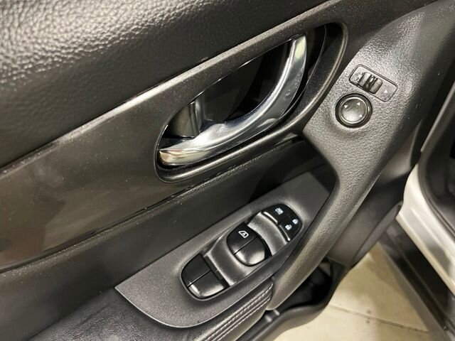 
 2017 Nissan Rogue SV full									
