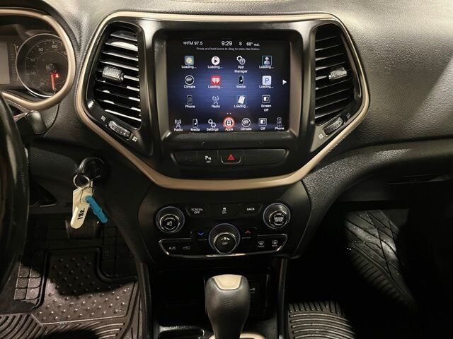 
 2016 Jeep Cherokee Latitude full									