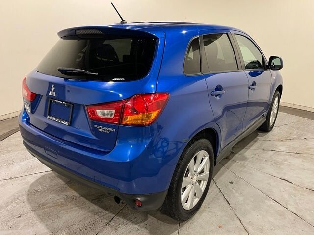 
 2015 Mitsubishi Outlander Sport ES full									