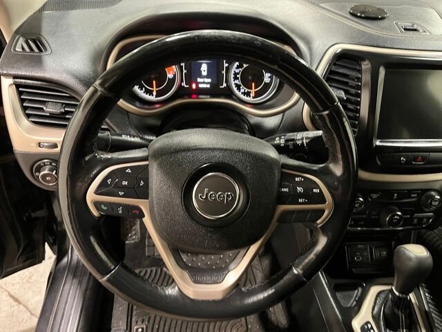 
 2016 Jeep Cherokee Latitude full									