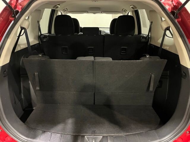 
 2019 Mitsubishi Outlander ES full									