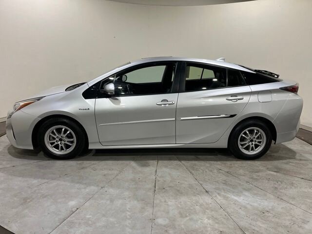 
 2016 Toyota Prius Four full									