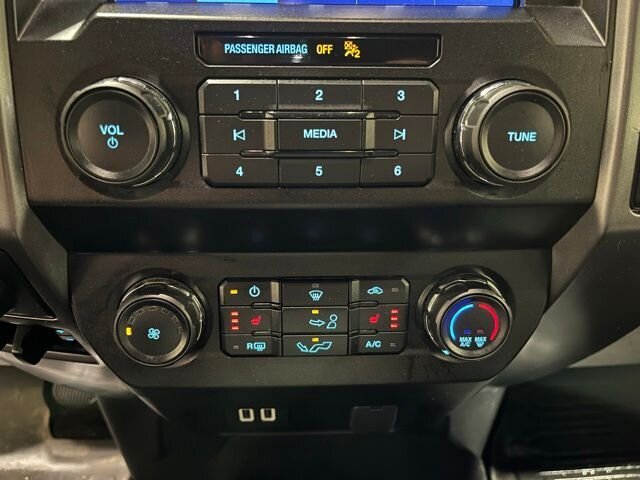 
 2020 Ford F-150 XLT full									