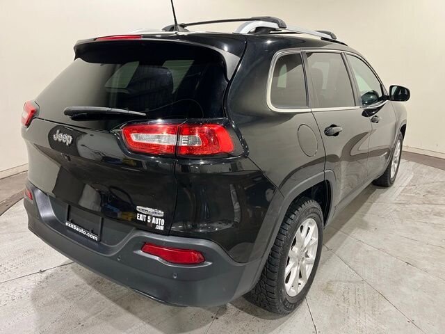
 2016 Jeep Cherokee Latitude full									