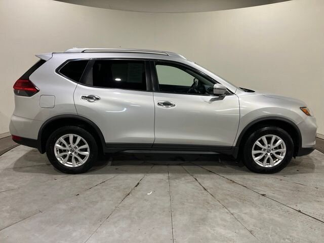 
 2017 Nissan Rogue SV full									