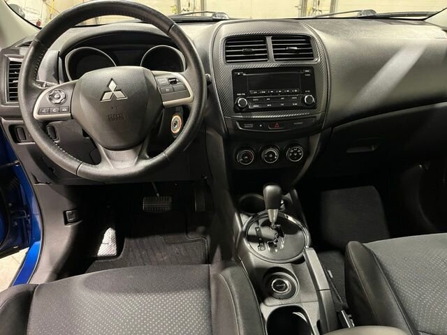 
 2015 Mitsubishi Outlander Sport ES full									
