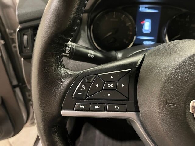 
 2017 Nissan Rogue SV full									