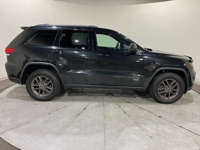 
 2016 Jeep Grand Cherokee Laredo full									