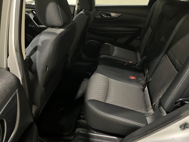 
 2017 Nissan Rogue SV full									