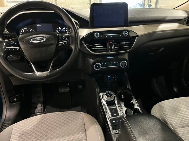 
 2020 Ford Escape SE full									