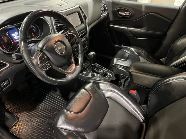 
 2019 Jeep Cherokee Latitude Plus full									