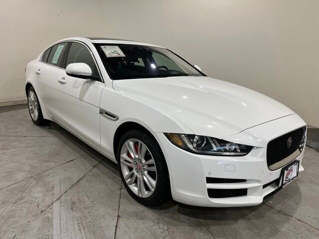 
 2019 Jaguar XE 25t Premium full									