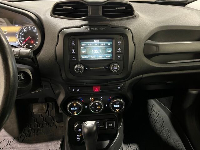 
 2016 Jeep Renegade Limited full									