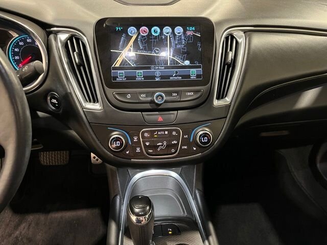 
 2017 Chevrolet Malibu Hybrid full									