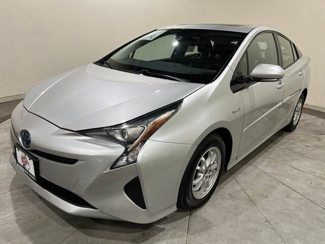 
 2016 Toyota Prius Four full									